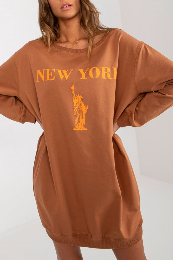 Tunika dresowa bluza w kolorze jasnego brązu napis New York