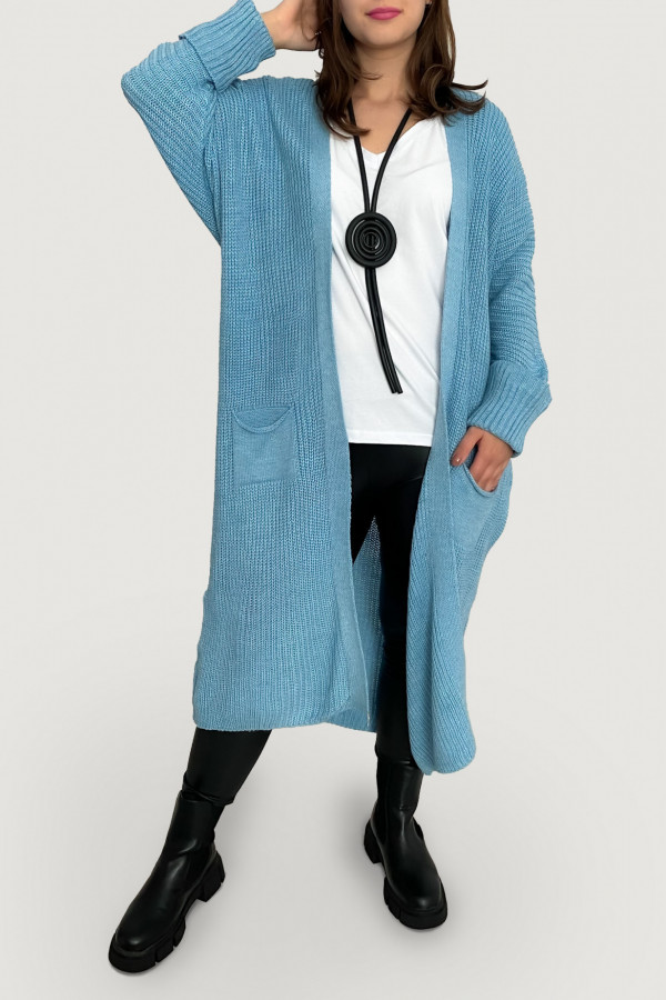 Kardigan długi sweter damski w kolorze błękitnym z kieszeniami luźna narzutka Yama 2