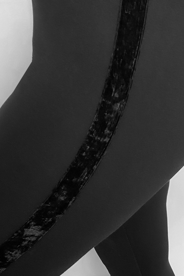 Legginsy plus size spodnie w kolorze czarnym wysoki stan welurowy lampas 1