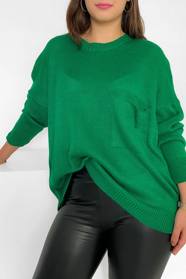Krótki luźny sweter damski oversize w kolorze zielonym okrągły dekolt nietoperz kieszeń Hattie 2
