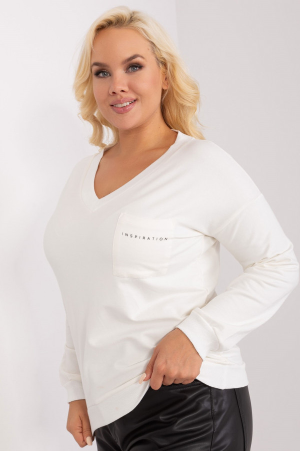 Lekka bluza damska w kolorze białym z kieszonką dekolt V Tara 1