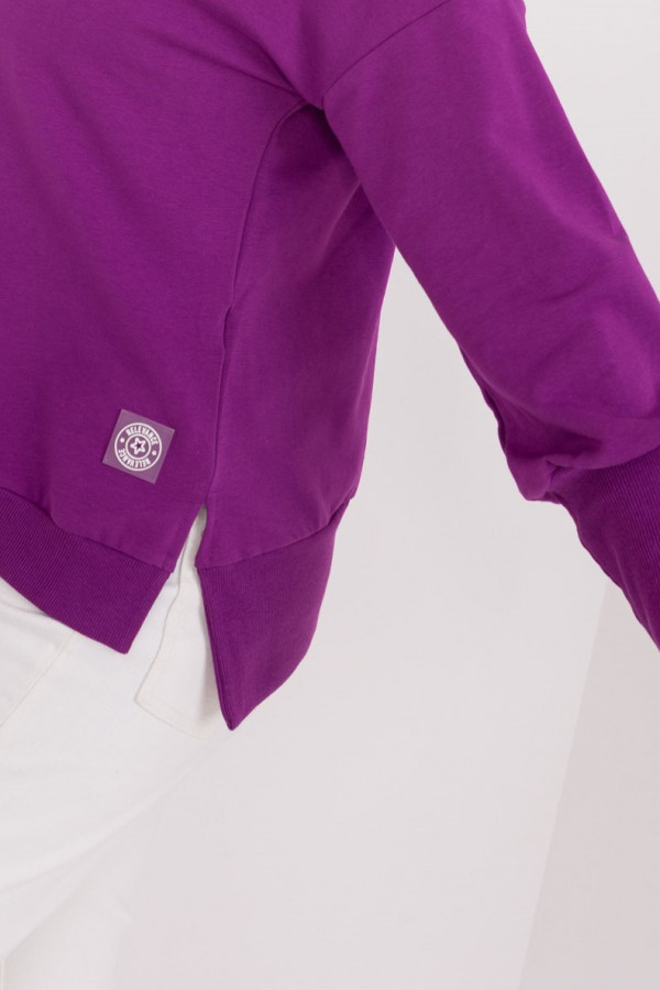 Bluza damska plus size w kolorze fioletowym dłuższy tył rozcięcia rękaw długi ściągacz 2