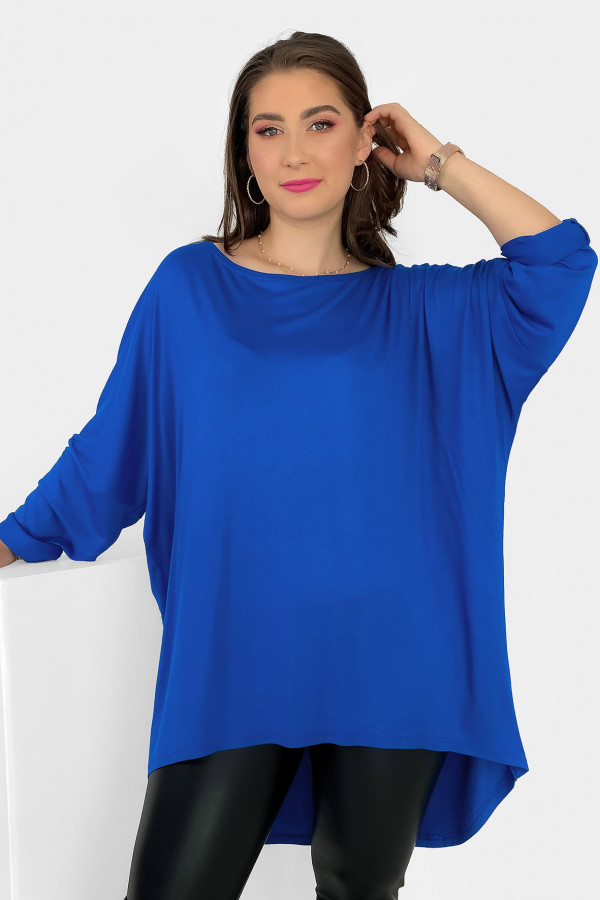 Duża tunika bluzka damska z wiskozy w kolorze kobaltowym oversize dłuższy tył Cara 1