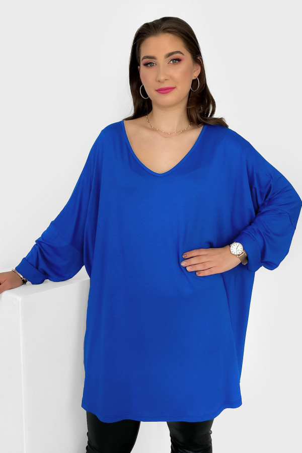 Mega oversize tunika bluzka damska plus size z wiskozy w kolorze kobaltowym v-neck Gwen 1