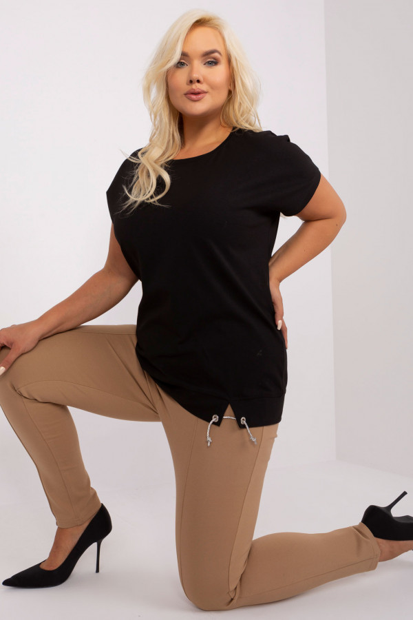 Bluzka damska plus size w kolorze czarnym rozcięcie ozdobny sznureczek Paige 3
