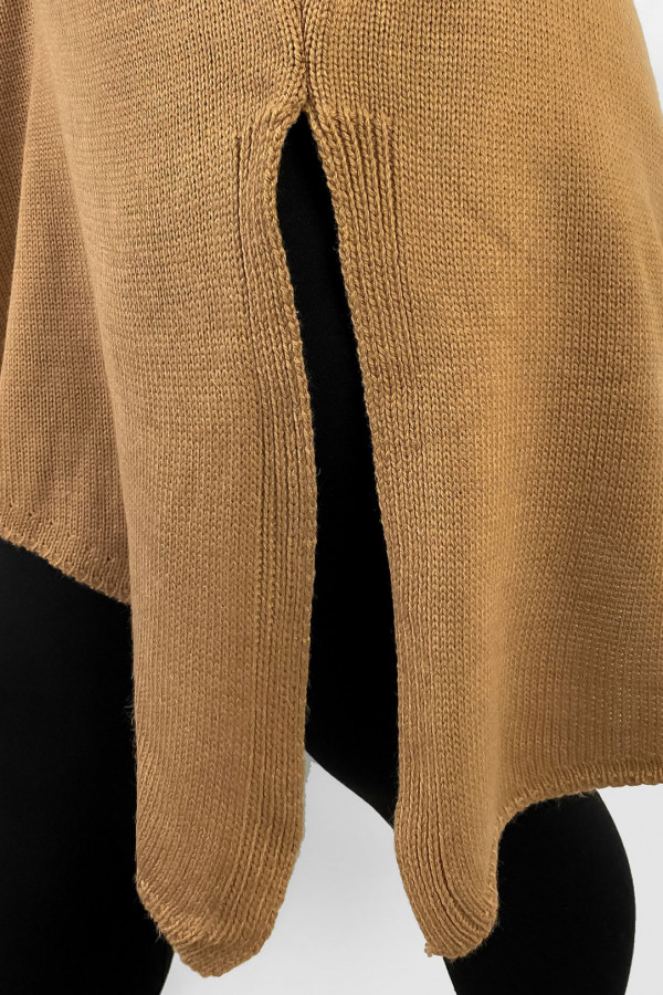 Długi asymetryczny sweter tunika damska oversize w kolorze camelowym rozcięcie Prince 2