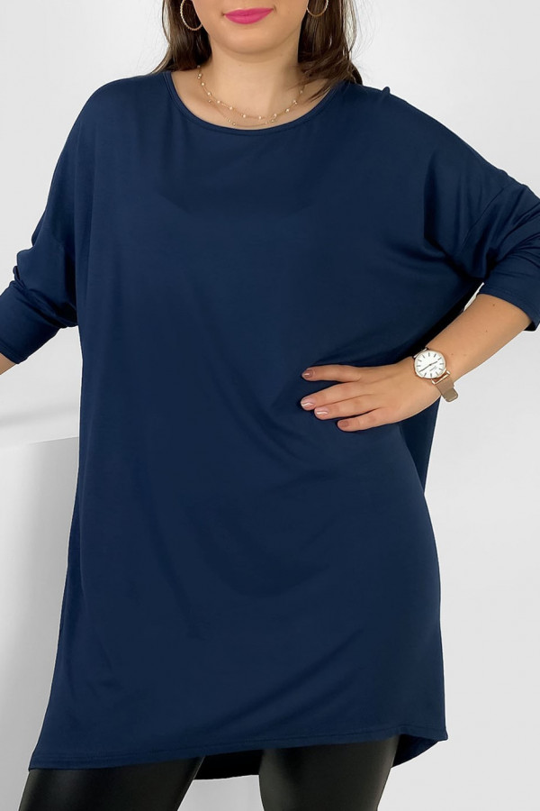 Luźna tunika bluzka damska z wiskozy w kolorze granatowym oversize dłuższy tył Halsey