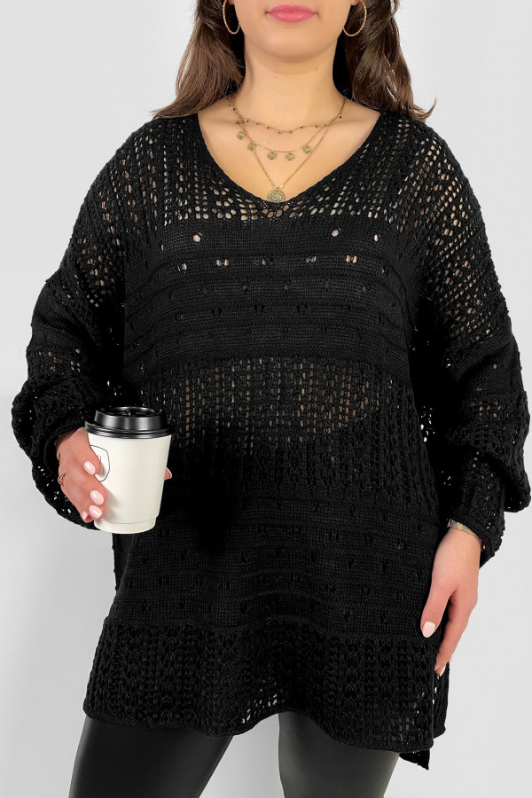 Duży ażurowy sweter damski oversize w kolorze czarnym rozcięcie dłuższy tył Levi 2