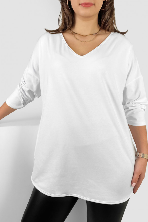 Casualowa damska bluzka w kolorze białym dłuższy tył dekolt v serek Chandi 2