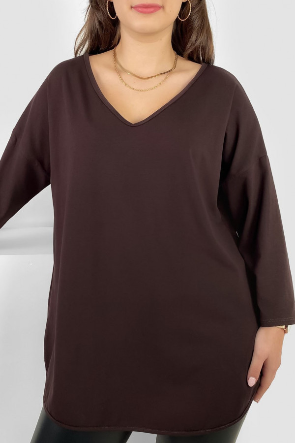 Casualowa damska bluzka w kolorze czekoladowym dłuższy tył dekolt v serek Chandi