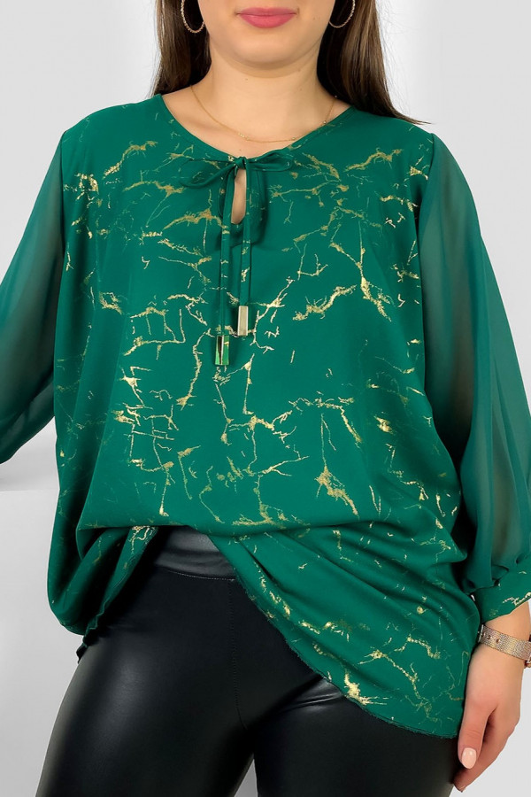 Szykowna elegancka bluzka sznurowany dekolt w kolorze butelkowej zieleni szyfonowe rękawy złoty wzór Lori