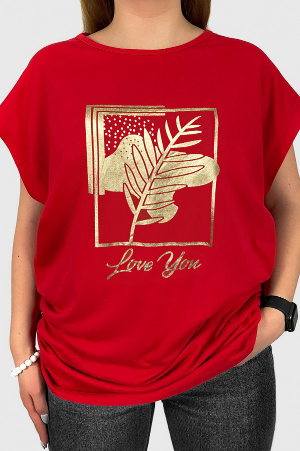 T-shirt damski plus size W DRUGIM GATUNKU w kolorze czerwonym złoty print liść love you