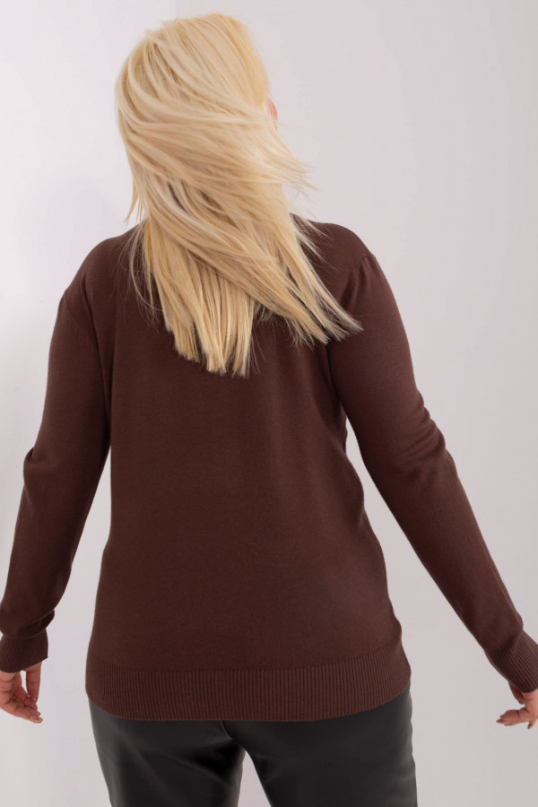 Milutki sweterek bluzka damska plus size w kolorze brązowym dekolt V Isma 2