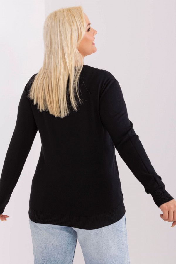 Milutki sweterek bluzka damska plus size w kolorze czarnym dekolt V Isma 4