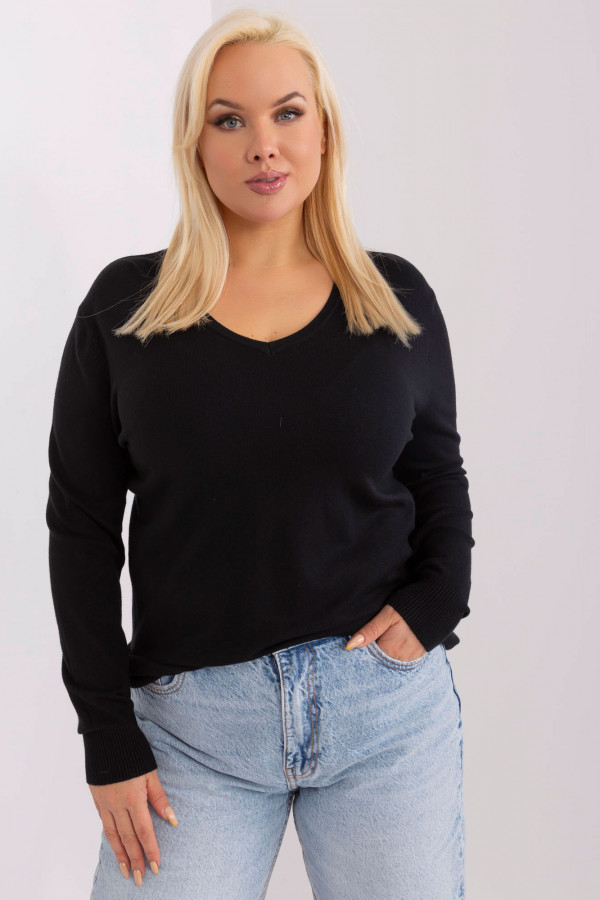 Milutki sweterek bluzka damska plus size w kolorze czarnym dekolt V Isma 3