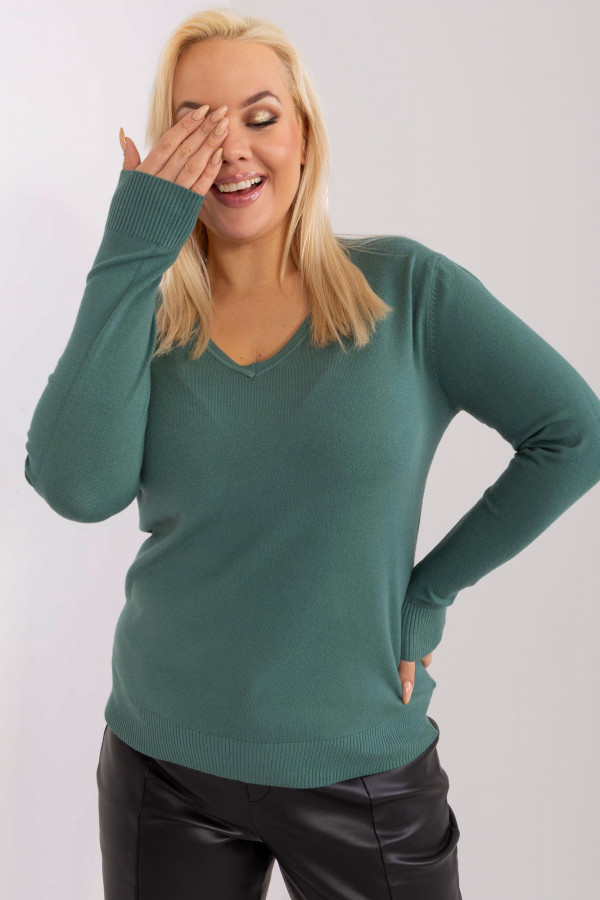 Milutki sweterek bluzka damska plus size w kolorze zielonym dekolt V Isma 3