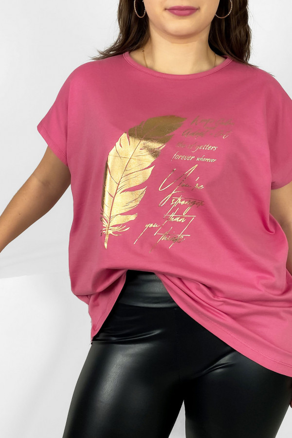 Nietoperz T-shirt damski plus size w kolorze indyjskiego różu gold print piórko 1