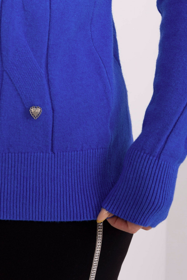 Sweter damski splot warkoczy w kolorze kobaltowym dekolt V-neck Nikki 4