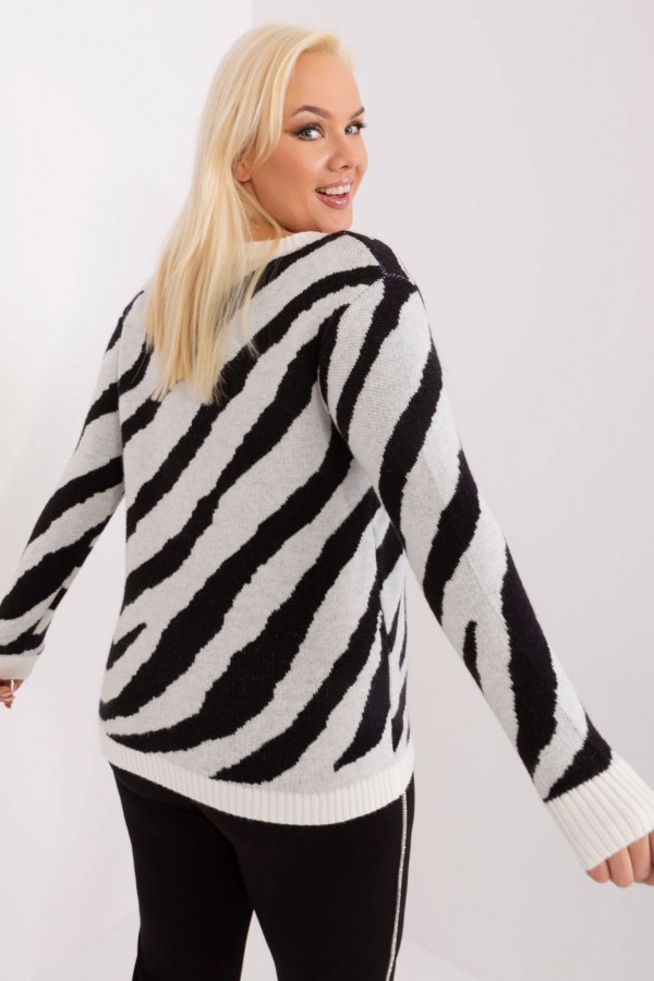 Biały damski sweter plus size z printem zwierzęcym Jackie 4