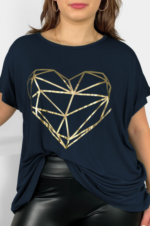 Nietoperz T-shirt damski plus size w kolorze dark navy geometryczne serce