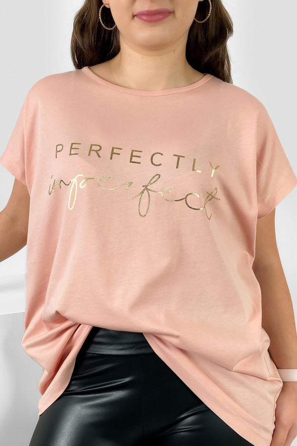 Nietoperz T-shirt damski plus size w kolorze łososiowym złoty print perfectly imperfect