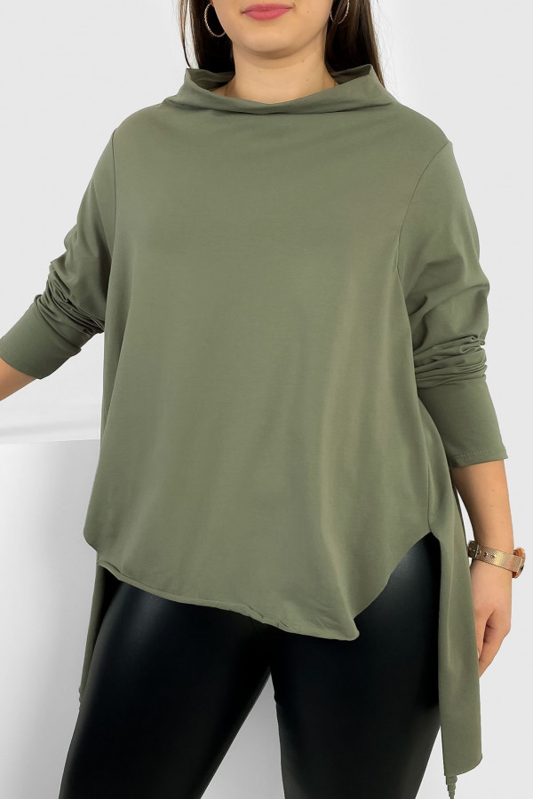 Asymetryczna bluzka damska plus size w kolorze khaki dłuższy tył półgolf woda Ashanti