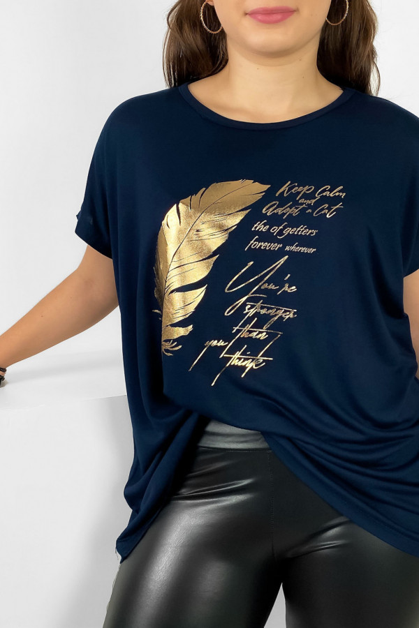 Nietoperz T-shirt damski plus size w kolorze dark navy gold print piórko 1