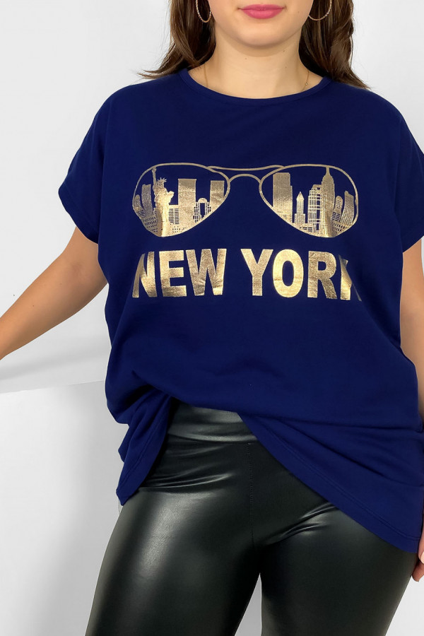 Nietoperz T-shirt damski plus size w kolorze granatowym złoty print okulary New York 1