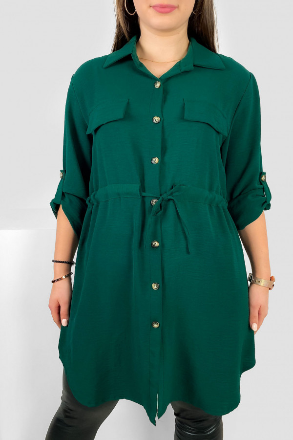 Długa koszula tunika w kolorze butelkowej zieleni z podpinanym rękawem wiązanie w pasie Ruka 2