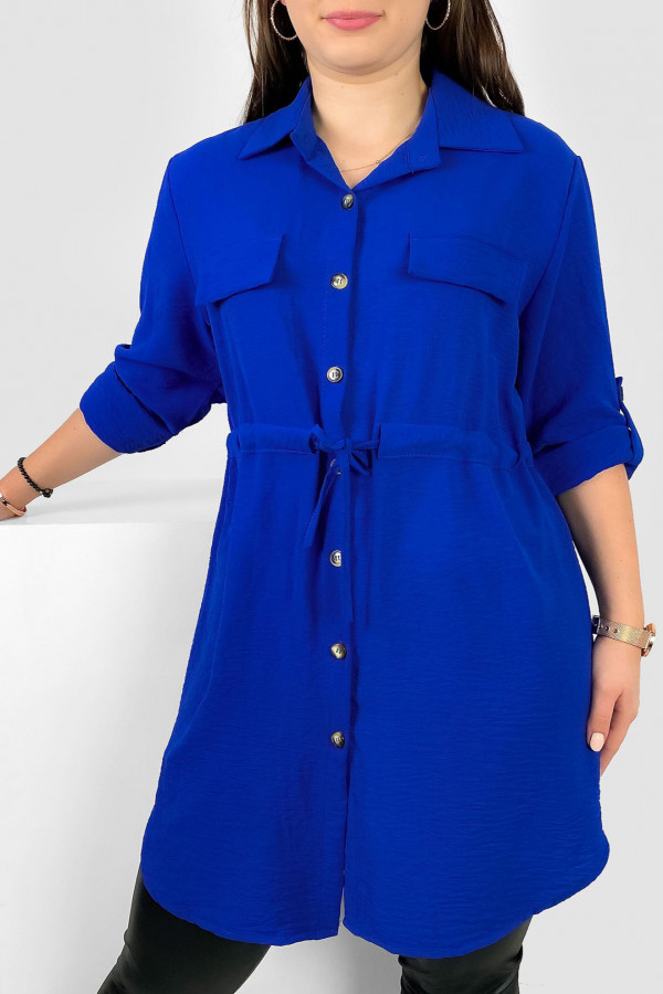 Długa koszula tunika w kolorze kobaltowym z podpinanym rękawem wiązanie w pasie Ruka