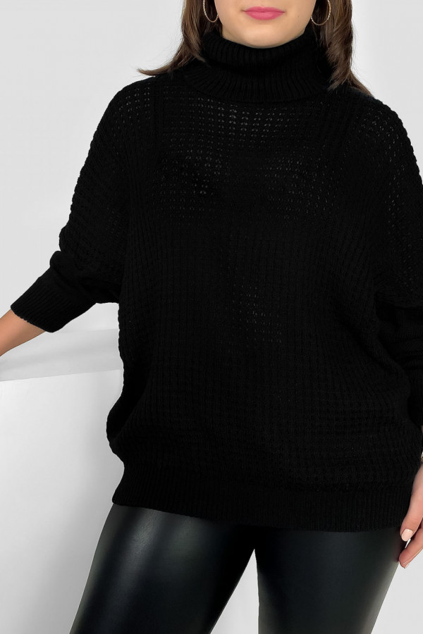 Duży sweter golf damski plus size w kolorze czarnym wzór kostka Armin 2