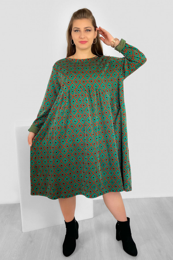 Duża sukienka plus size zielono brązowe romby długi rękaw kieszenie Nissy 2