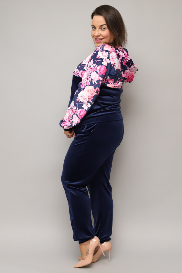 Welurowy dres damski plus size w kolorze granatowym komplet spodnie i bluza kwiaty Carla 4