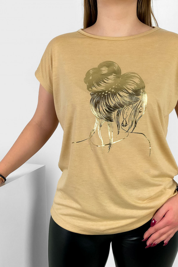 T-shirt damski nietoperz w kolorze beżowym złoty print kobieta kok 1