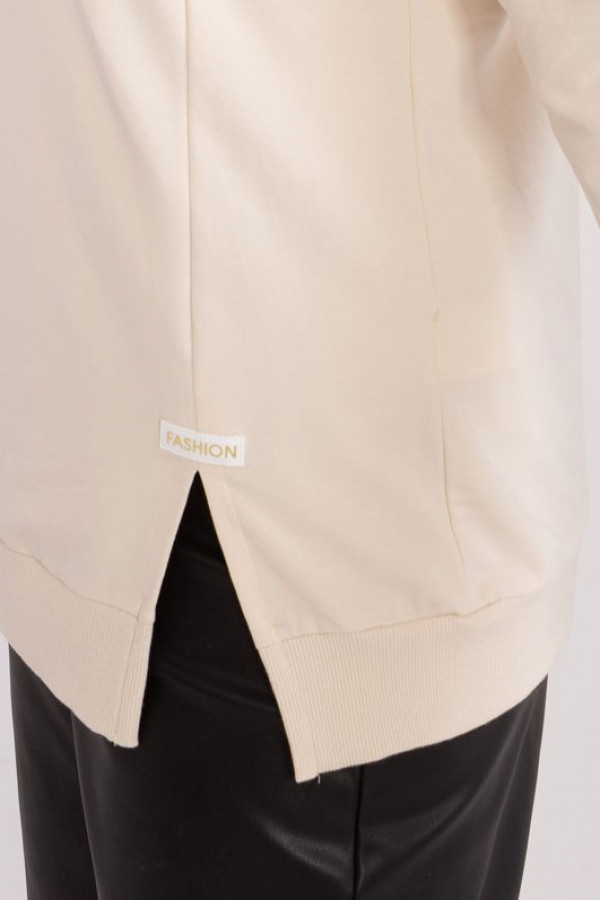Lekka bluza damska plus size w kolorze beżowym naszywka rozcięcie Yamini 4