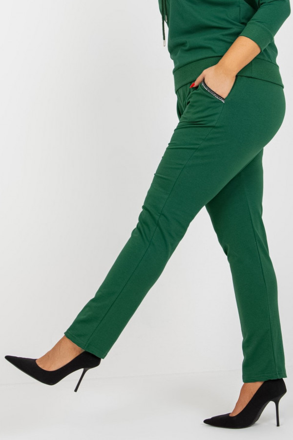 Spodnie dresowe damskie w kolorze zielonym plus size basic lucky