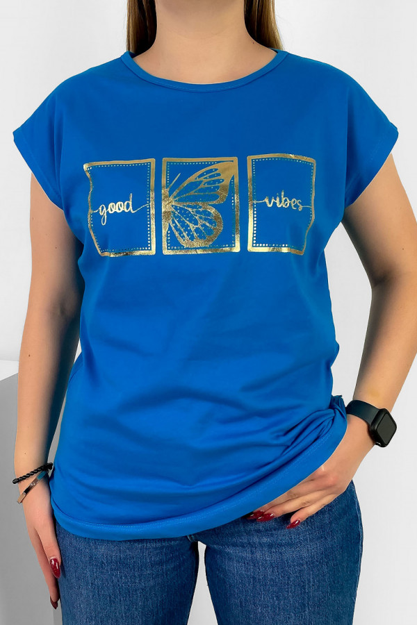 T-shirt damski nietoperz w kolorze niebieskim złoty print good vibes motyl