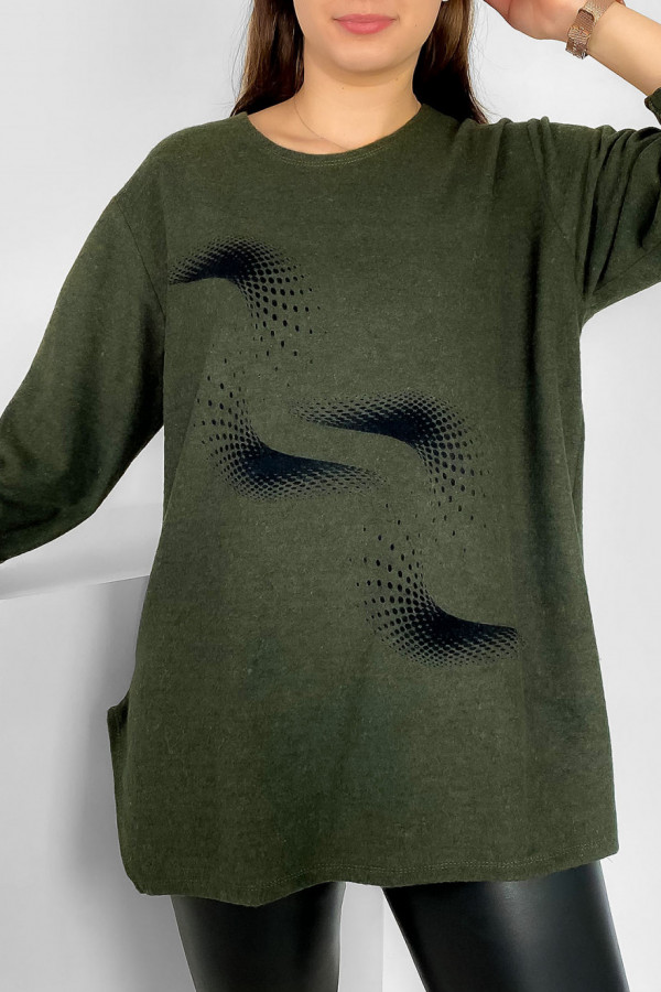 Milutka bluzka plus size w kolorze khaki rozcięcia wzór fale Hayami 2
