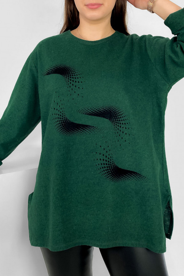 Milutka bluzka plus size w kolorze butelkowej zieleni rozcięcia wzór fale Hayami 2