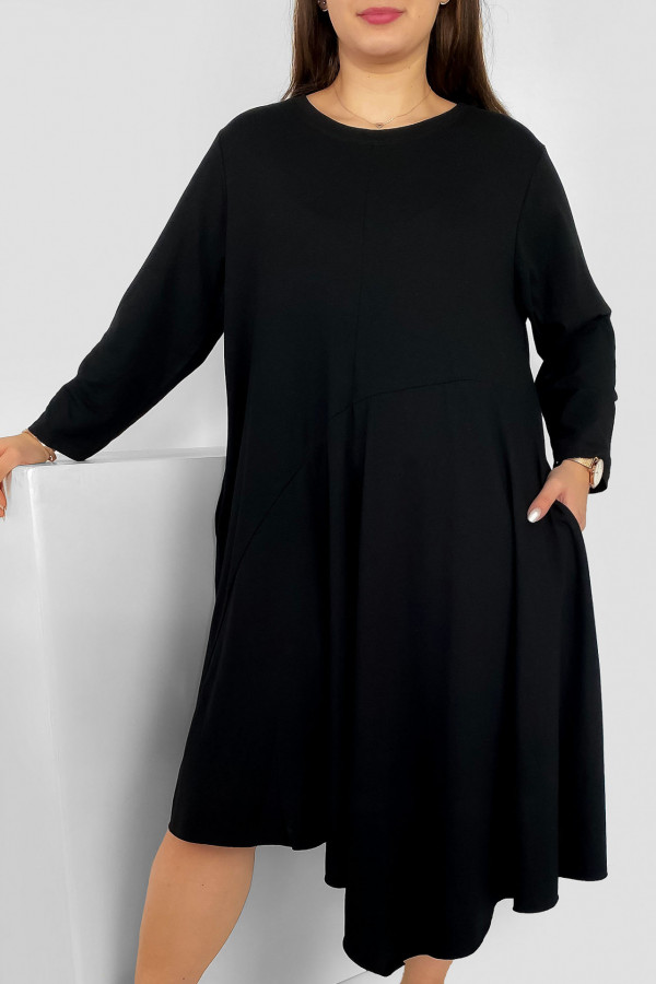 Sukienka plus size w kolorze czarnym z kieszeniami asymetryczny przód długi rękaw Shea 2