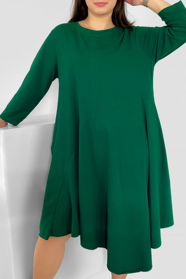 Sukienka plus size w kolorze zielonym z kieszeniami asymetryczny przód długi rękaw Shea 1