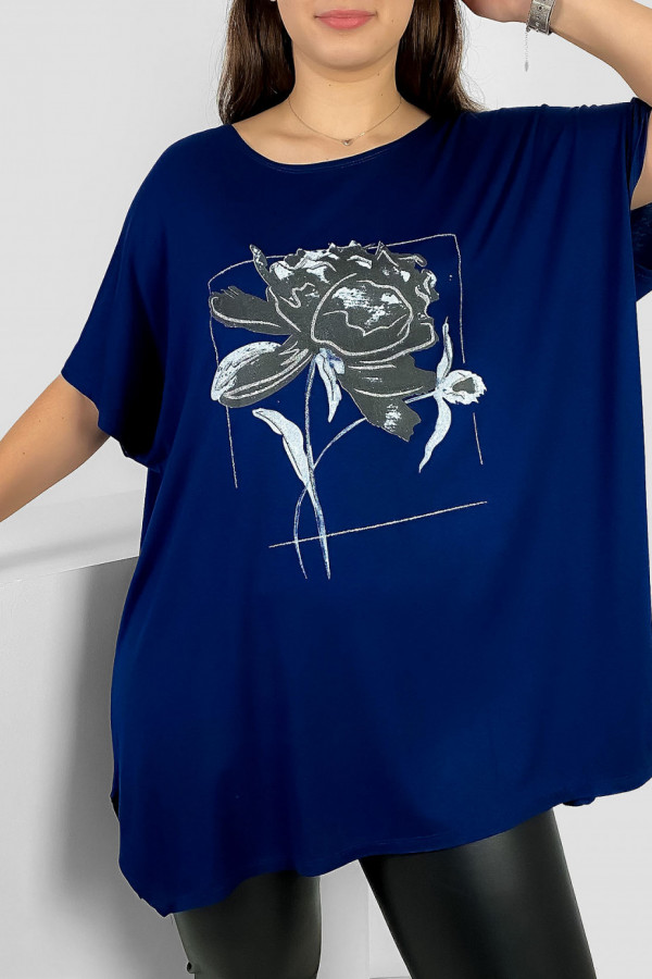 Tunika plus size luźna bluzka z wiskozy w kolorze granatowym kwiat flower 2
