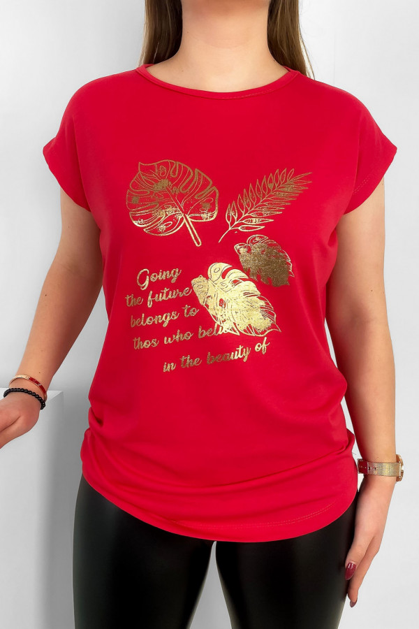 T-shirt damski nietoperz w kolorze malinowym złoty print napisy liście