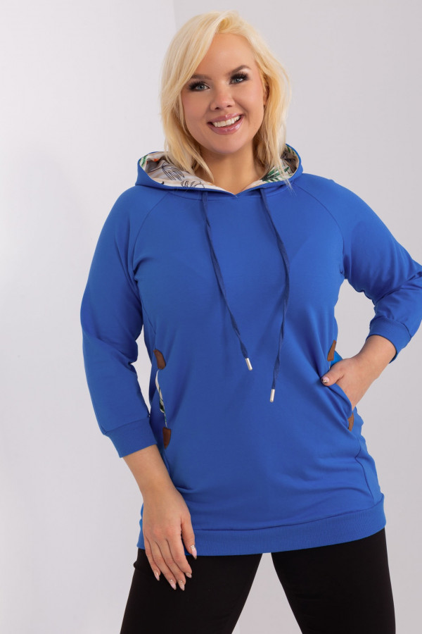 Bluza damska plus size kangurka w kolorze niebieskim z kapturem Laylla 1