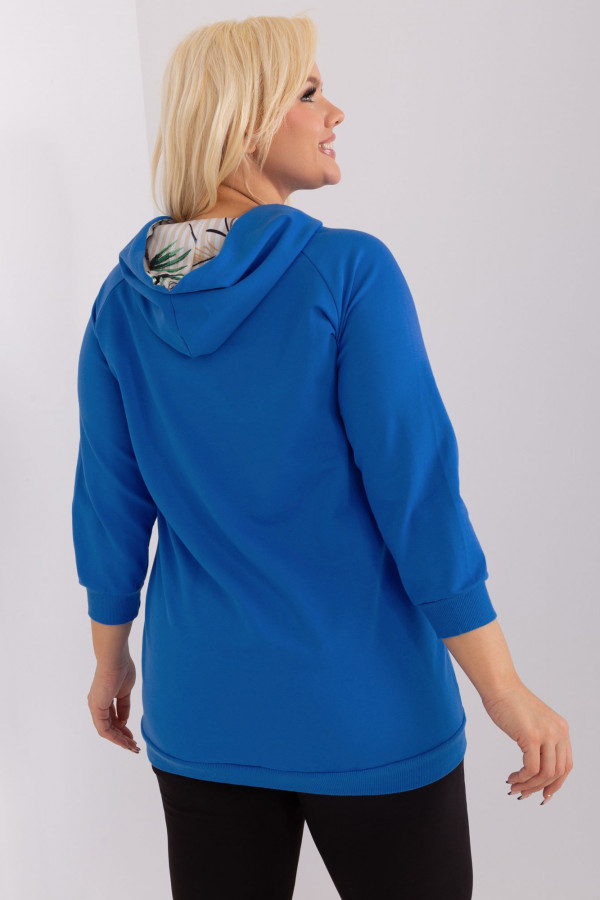 Bluza damska plus size kangurka w kolorze niebieskim z kapturem Laylla 3