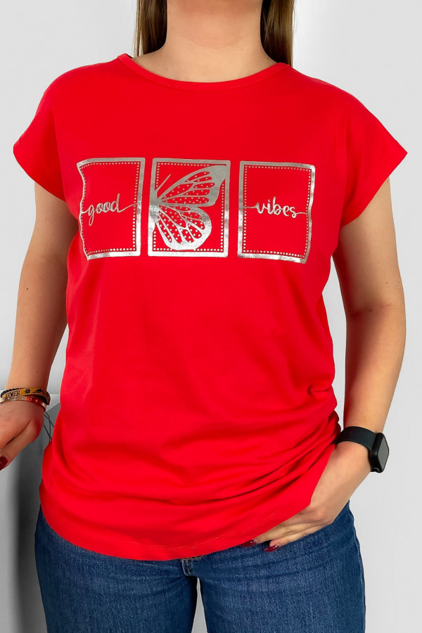 T-shirt damski nietoperz w kolorze koralowym srebrny print good vibes motyl