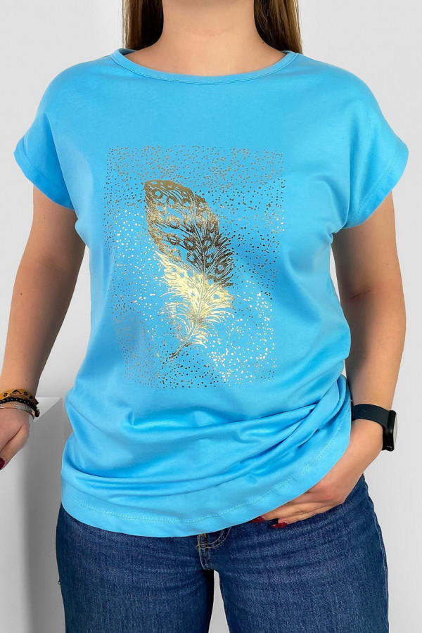 T-shirt damski nietoperz w kolorze niebieskim złoty print piórko