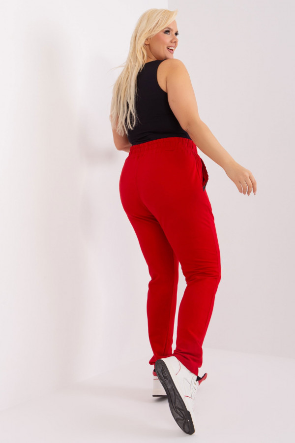 Spodnie dresowe damskie plus size w kolorze czerwonym Robin 3