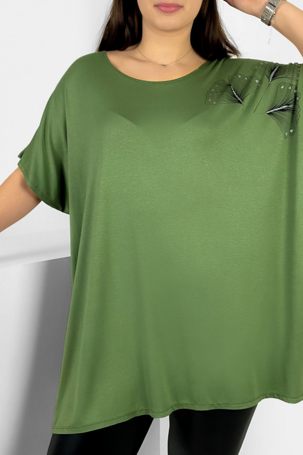 Luźna bluzka plus size z wiskozy w kolorze khaki liście leeves 1