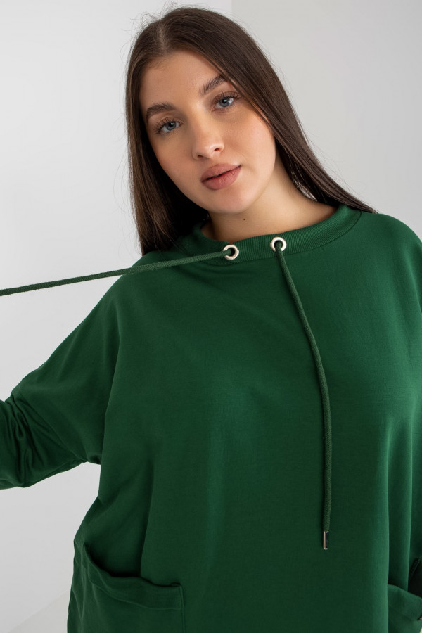 Bluza damska plus size w kolorze butelkowej zieleni naszyte kieszenie Sami 1